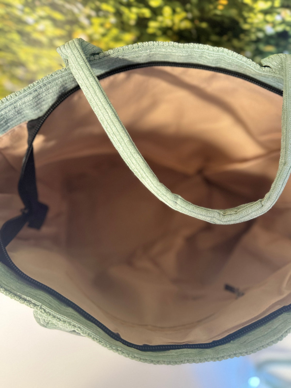 Large Stationary Tote
